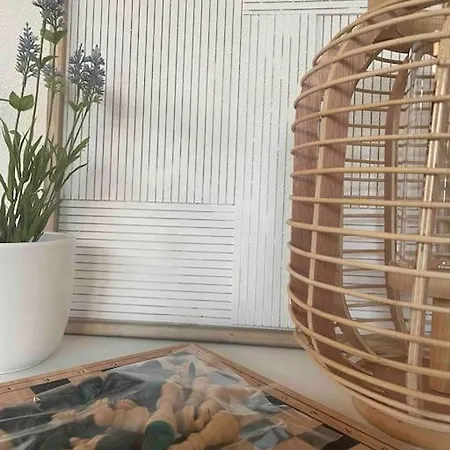 Tiny Beachhouse - Free Parking *