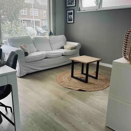 Tiny Beachhouse - Free Parking Holiday home