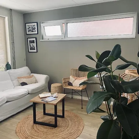 Tiny Beachhouse - Free Parking Holiday home