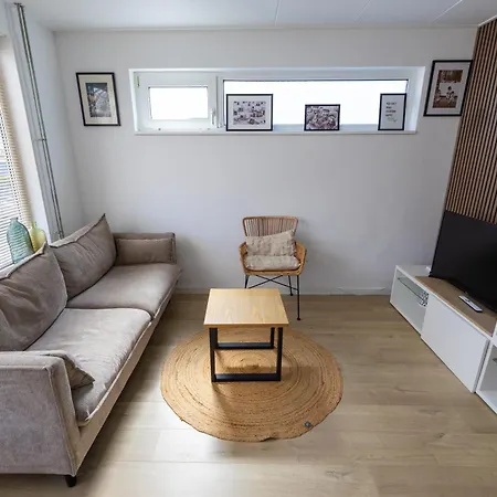 Tiny Beachhouse - Free Parking