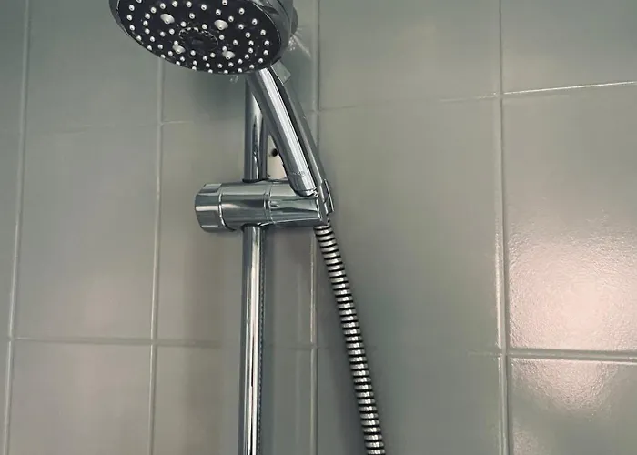 Tiny Beachhouse - Free Parking Holiday home *